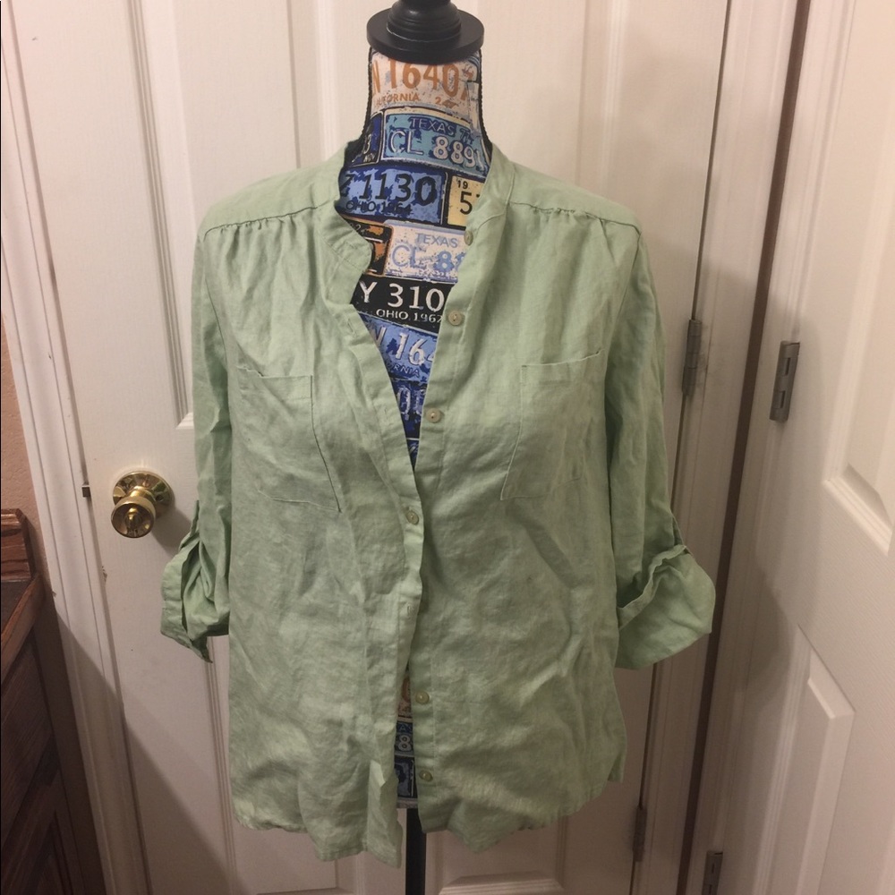 Button up blouse. - Picture 2 of 4